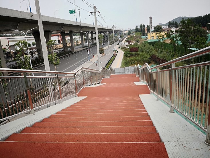 �����й�ҵ��·����·������������������ʱ